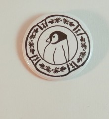 badge pingouin - cool-fmppstudio -moineauxandco -assiette faience bretonne - motifs traditionnels (4)