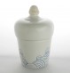 Boîte d'inspiration japonaise à décor de vagues seigaiha.
