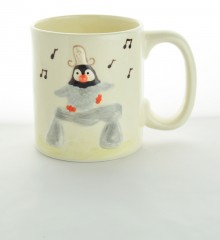 Mug XL Pingouin danse bretonne sur un dolmen - céramique artisanale Moineaux & Co à Quimper