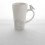 Grand mug avec un petit goéland sur l'anse. Motif seigaiha d'inspiration japonaise représentant la mer. Céramique artisanale Made in Quimper.