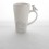 Grand mug avec un petit goéland sur l'anse. Motif seigaiha d'inspiration japonaise représentant la mer. Céramique artisanale Made in Quimper.