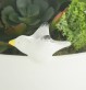 Suspension pour plante avec un goéland volant au dessus de la mer. Poterie artisanale réalisée dans mon atelier de céramique à Quimper en Bretagne.