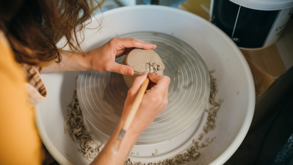 Formation professionnelle tournage à l'atelier Moineaux & co en Bretagne
