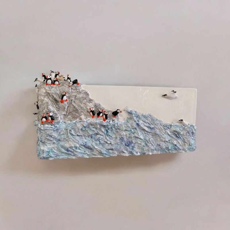 Prix du Public - JEMA 2025 - Claire Omnès - Tableau sculpté avec des macareux et fous de Bassan