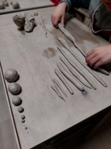 Projets pédagogiques céramique dans les écoles avec Moineaux & Co