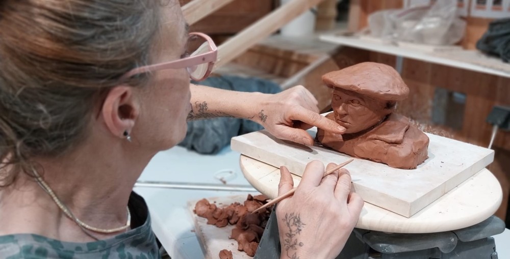 Isabelle Dionis professeur de modelage chez Moineaux & Co