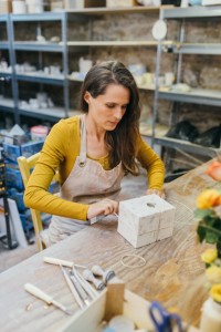 Édition de pièces en faïence sur mesure – Moulage et coulage de barbotine - atelier de céramique moineaux & co quimper bretagne