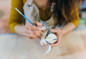 Édition de pièces en faïence sur mesure – Moulage et coulage de barbotine - atelier de céramique moineaux & co quimper bretagne