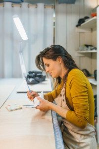 Édition de pièces en faïence sur mesure – Moulage et coulage de barbotine - atelier de céramique moineaux & co quimper bretagne