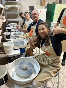 Cours de tournage - atelier de céramique moineaux & co quimper finistère